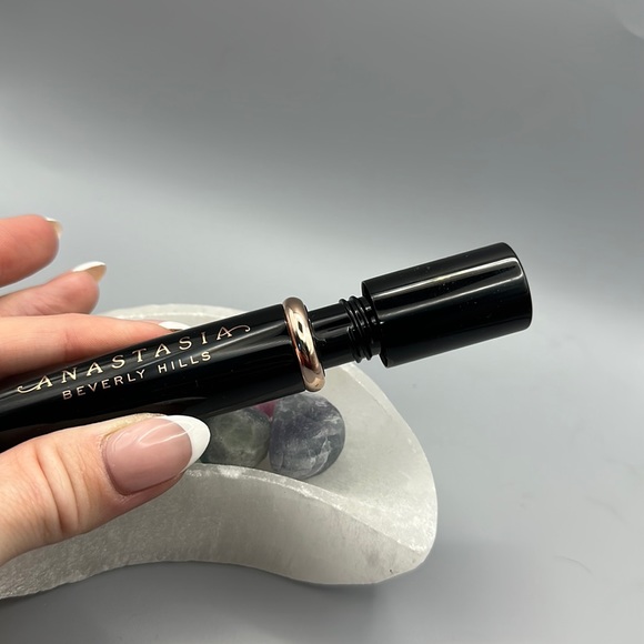 Anastasia Beverly Hills mascara, volumizing, black - Picture 3 of 3